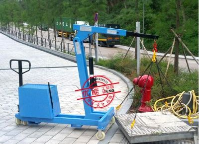 點擊查看詳細信息<br>標題：華友機械移動式小吊機 閱讀次數(shù)：9880